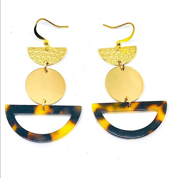 Jewelry - Beautiful Chic Earrings